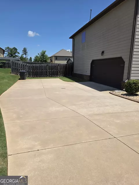 45 Streamside Dr, Covington, GA 30016 photo 2