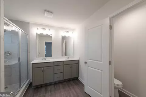 Bath - 104 Windmill Ct, Calhoun, GA 30701 photo 2 of 2
