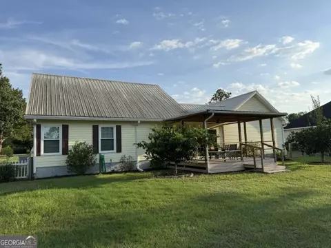 Exterior - 2121 Alexis Dr, Claxton, GA 30417 photo 3 of 5