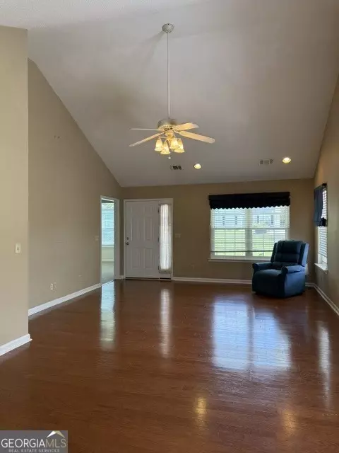 Living - 2121 Alexis Dr, Claxton, GA 30417 photo 1 of 5