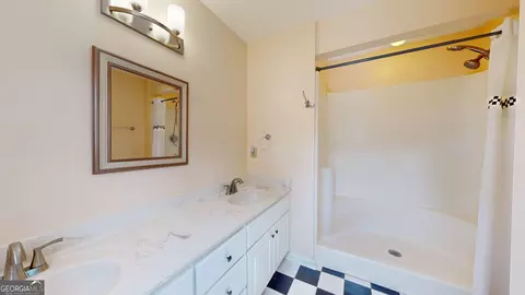 Bath - 2121 Alexis Dr, Claxton, GA 30417 photo 2 of 2