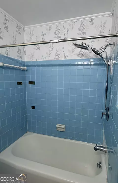 Bath - 105 Dogwood Dr, Lagrange, GA 30241 photo 2 of 3