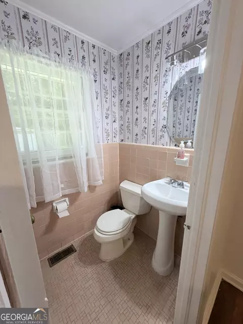 Bath - 105 Dogwood Dr, Lagrange, GA 30241 photo 3 of 3