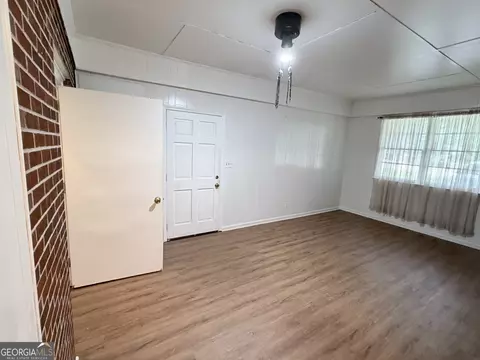 Living - 105 Dogwood Dr, Lagrange, GA 30241 photo 5 of 5