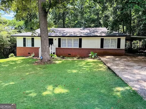 Exterior - 105 Dogwood Dr, Lagrange, GA 30241 photo 1 of 4