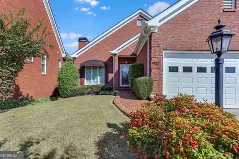 1910 Stockton Walk Ln, Snellville, GA 30078