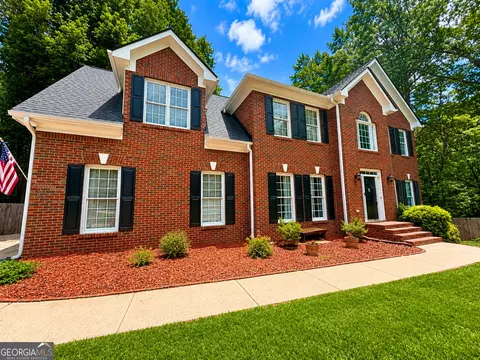 1156 Maple Creek Rdg, Loganville, GA 30052