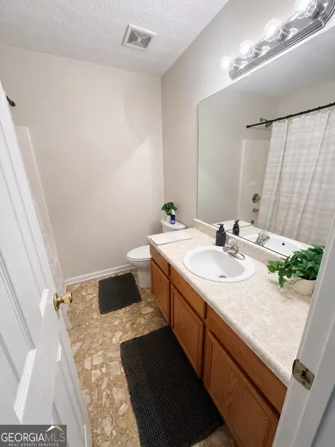 Bath - 127 Mabry Rd, Jackson, GA 30233 photo 2 of 2