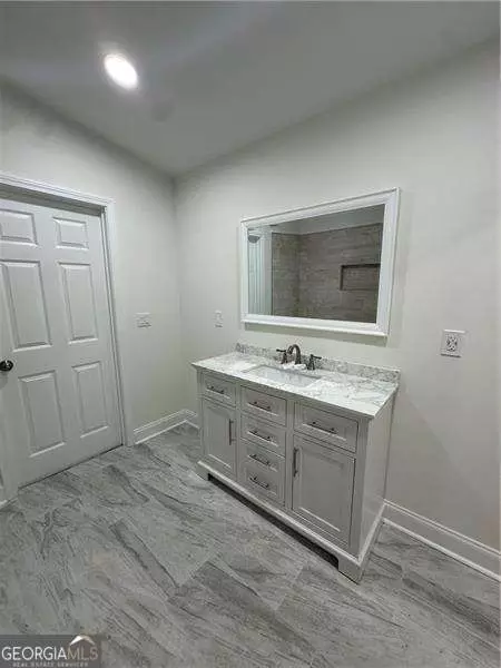 Bath - 3453 Pittard Rd, Duluth, GA 30096 photo 2 of 4