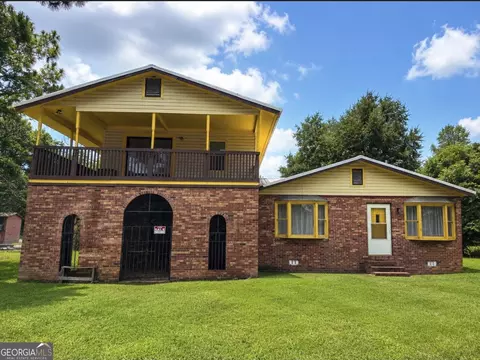1118 Hargrett Ave, Tifton, GA 31794