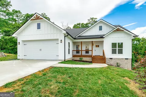 18 Battle Bluff Dr, Rossville, GA 30741