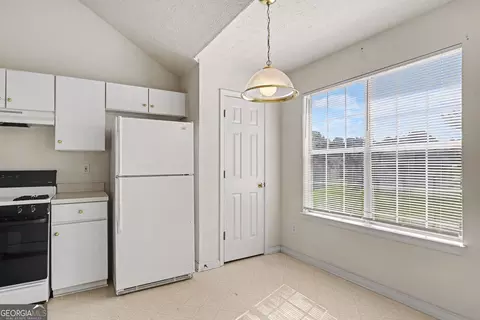 Kitchen - 11050 Pebble Brook Ct, Hampton, GA 30228 photo 1 of 2