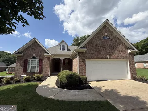 155 Biltmore Dr, Fayetteville, GA 30214