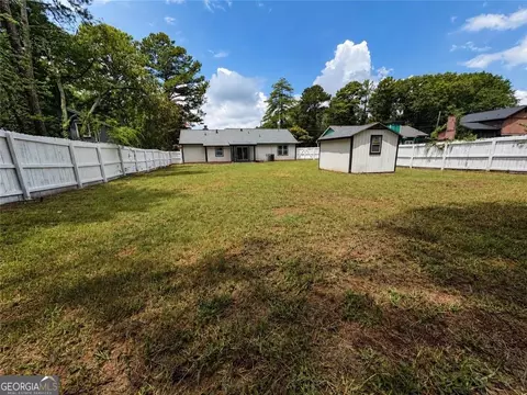 Exterior - 5602 Phillips Dr, Morrow, GA 30260 photo 4 of 5