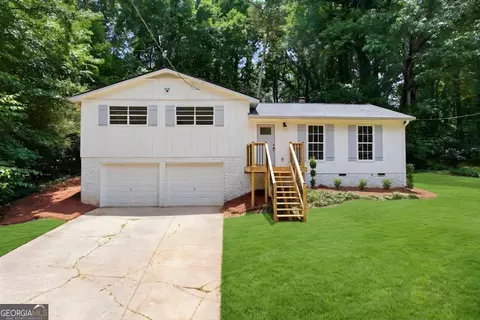411 Hunters Ln, Woodstock, GA 30189