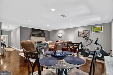 Dining - 1026 Riverside Dr, Lagrange, GA 30240 photo 3 of 4