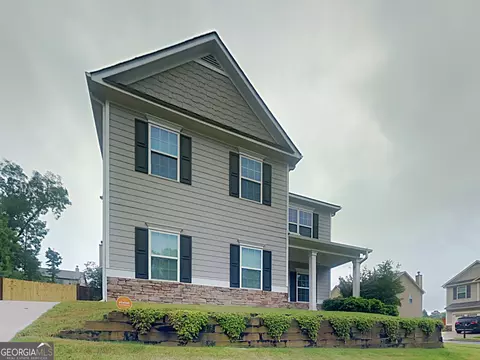 737 Pine Ln, Lawrenceville, GA 30043