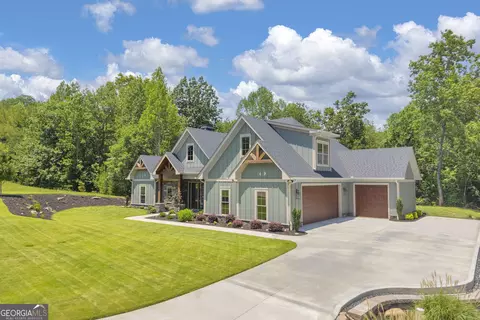 Exterior - 410 Edgewater Trl, Toccoa, GA 30577 photo 2 of 11