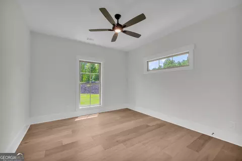 Bedroom - 410 Edgewater Trl, Toccoa, GA 30577 photo 5 of 11