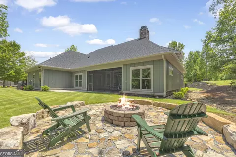 Exterior - 410 Edgewater Trl, Toccoa, GA 30577 photo 7 of 11