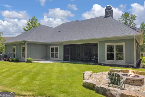 Exterior - 410 Edgewater Trl, Toccoa, GA 30577 photo 5 of 11