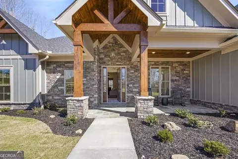 Exterior - 410 Edgewater Trl, Toccoa, GA 30577 photo 10 of 11