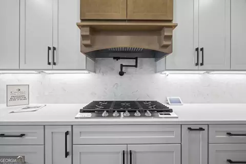Kitchen - 410 Edgewater Trl, Toccoa, GA 30577 photo 5 of 7