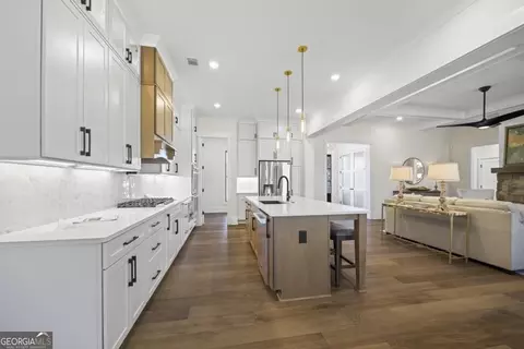 Kitchen - 410 Edgewater Trl, Toccoa, GA 30577 photo 3 of 7