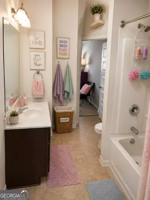 Bath - 12173 Centerra Dr, Hampton, GA 30228 photo 6 of 8