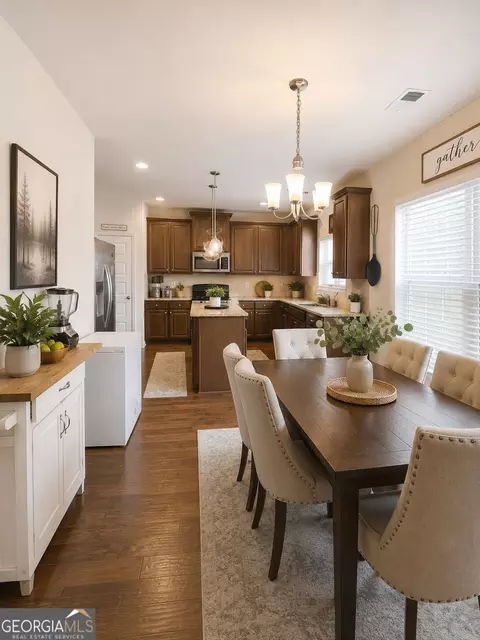 Dining - 12173 Centerra Dr, Hampton, GA 30228 photo 2 of 3