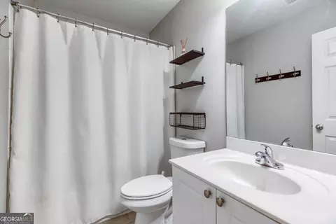 Bath - 1017 Panoramic Pointe NE, Buford, GA 30518 photo 5 of 6