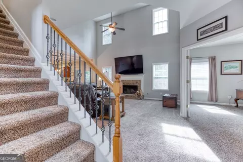Entry Way - 1017 Panoramic Pointe NE, Buford, GA 30518 photo 6 of 15