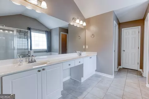 Bath - 1017 Panoramic Pointe NE, Buford, GA 30518 photo 2 of 6