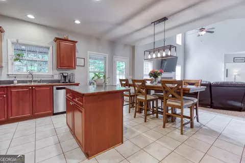 Kitchen - 1017 Panoramic Pointe NE, Buford, GA 30518 photo 2 of 6