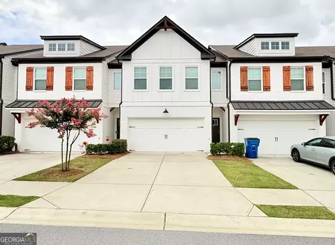 34 Auburn Woods Dr, Auburn, GA 30011