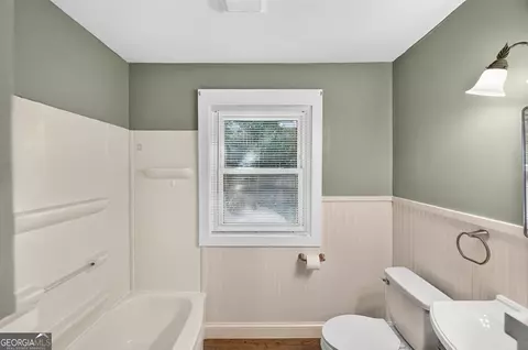 Bath - 825 Maple St, Macon, GA 31201 photo 1 of 2