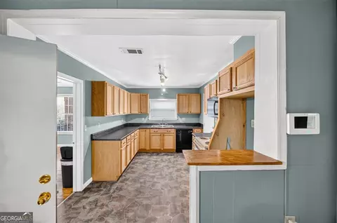 Kitchen - 825 Maple St, Macon, GA 31201 photo 2 of 2