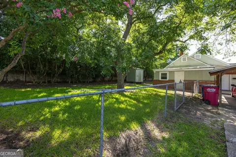 Exterior - 825 Maple St, Macon, GA 31201 photo 5 of 7