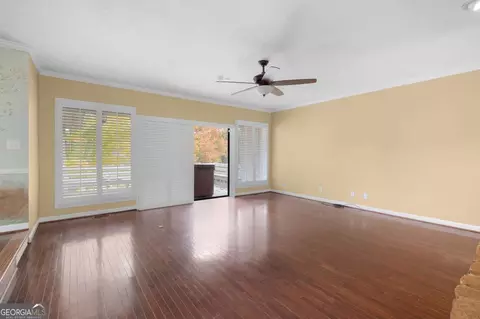 Living - 127 Windsor Dr, Calhoun, GA 30701 photo 5 of 7