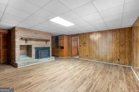 Living - 127 Windsor Dr, Calhoun, GA 30701 photo 6 of 7
