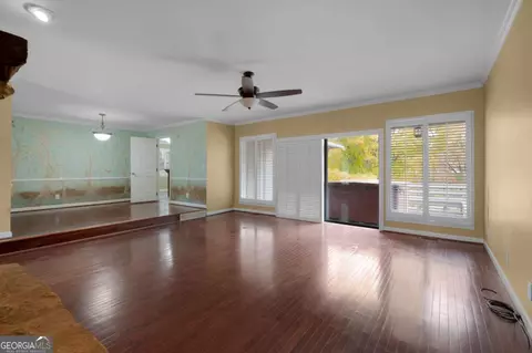 Living - 127 Windsor Dr, Calhoun, GA 30701 photo 3 of 7