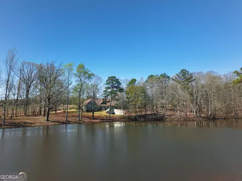 135 Fischer Spur Rd, Newnan, GA 30265
