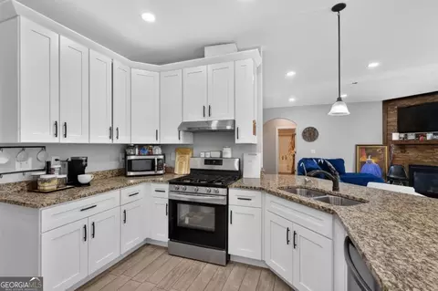 Kitchen - 208 Shields St, Winder, GA 30680 photo 4 of 4