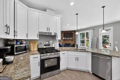 Kitchen - 208 Shields St, Winder, GA 30680 photo 2 of 4