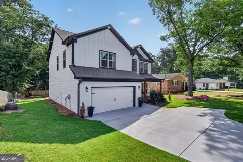 Exterior - 208 Shields St, Winder, GA 30680 photo 3 of 8