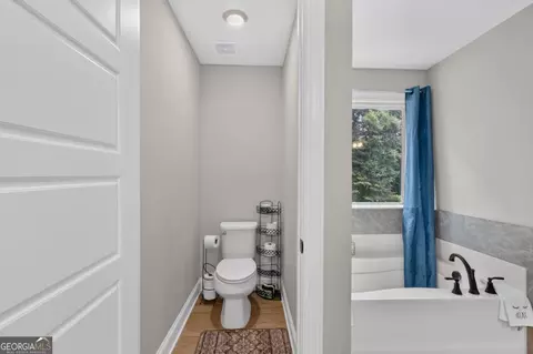 Bath - 208 Shields St, Winder, GA 30680 photo 6 of 6