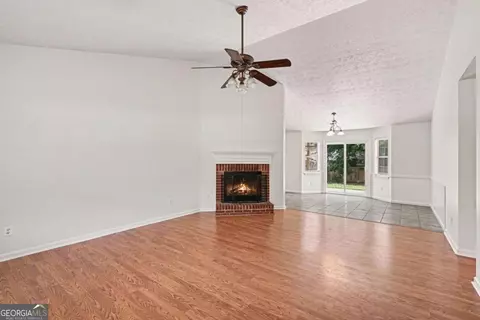 Living - 3 Bonnie Glen Ln, Hampton, GA 30228 photo 1 of 4