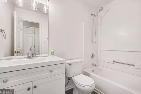 Bath - 3 Bonnie Glen Ln, Hampton, GA 30228 photo 1 of 3