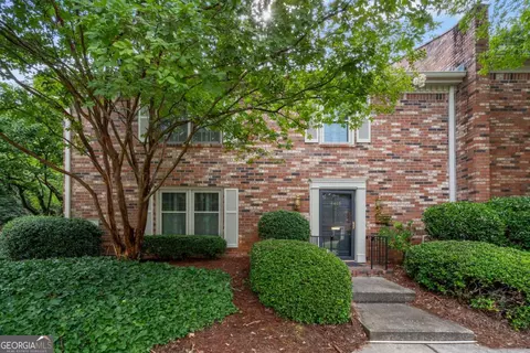 2455 Leafgate Rd, Decatur, GA 30033