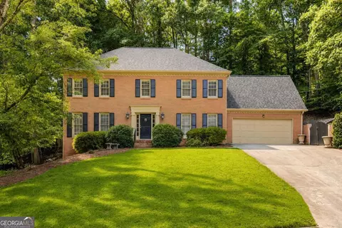 9620 River Lake Dr, Roswell, GA 30075